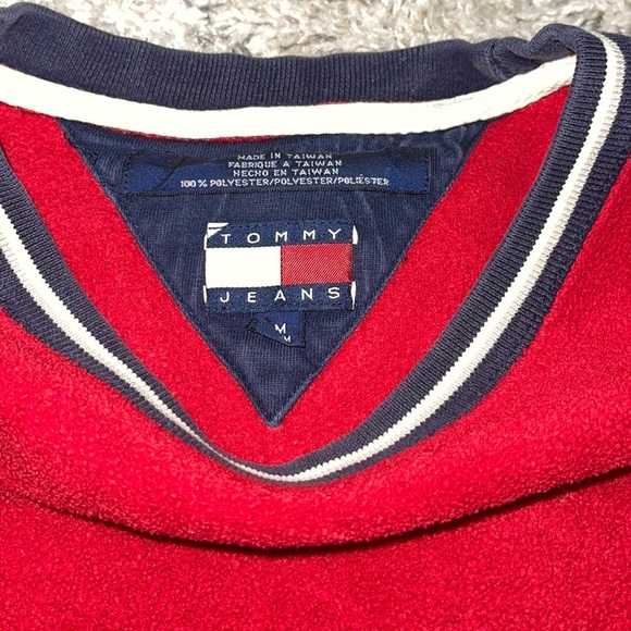 Vintage 2000’s Tommy Hilfiger Crewneck - Picture 5 of 5